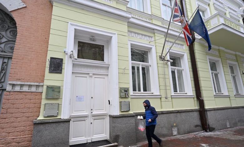 اتهام حارس سابق في سفارة بريطانية بتسريب معلومات "سرية" إلى روسيا