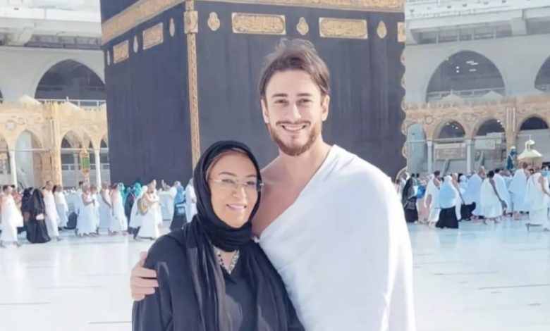 لمجرد ووالدته يؤديان مناسك العمرة بالسعودية 1