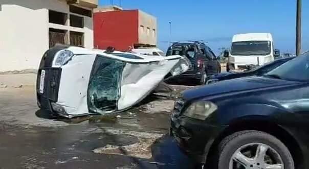 إعتقال شخص قام بدهس سيارات المواطنين بـ”طراكس” بالبيضاء 1