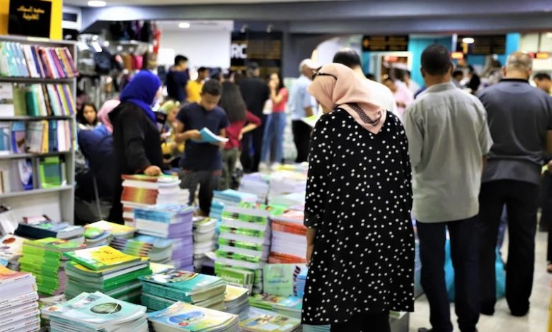 الأسر المغربية تشتكي من غياب بعض الكتب رغم انطلاق الموسم الدراسي 1