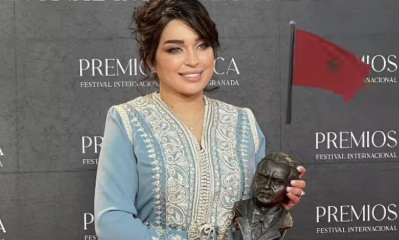 فرح الفاسي تفوز بجائزة "أحسن ممثلة" في مهرجان غرناطة السينمائي 1