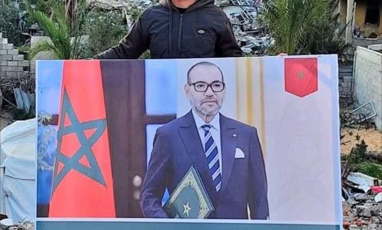 في رد صاعق على نظام شنقريحة.. فلسطيني يوجه رسالة حب للملك محمد السادس 1 المحامي الفلسطيني محمود الكباريتي